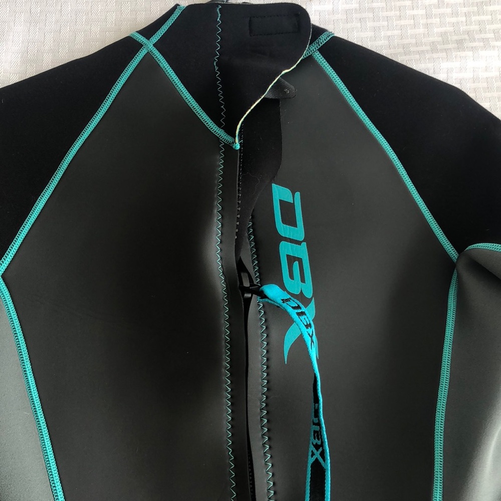 Womens wet suit, dbx, size 14, only worn a few times.